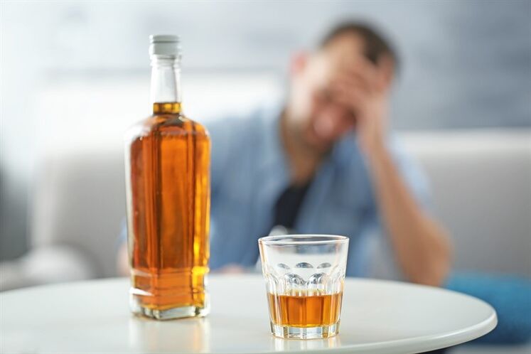 Drinking alcohol adversely affects a man's erectile function